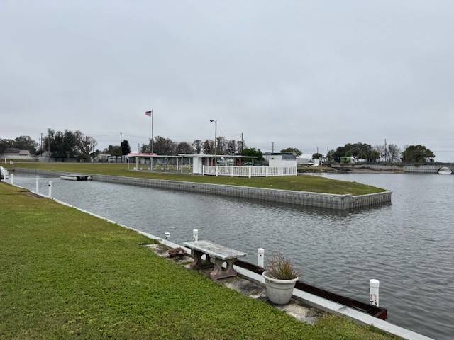 9 Henry Drive a Winter Haven, FL Mobile or Manufactured Home for Sale